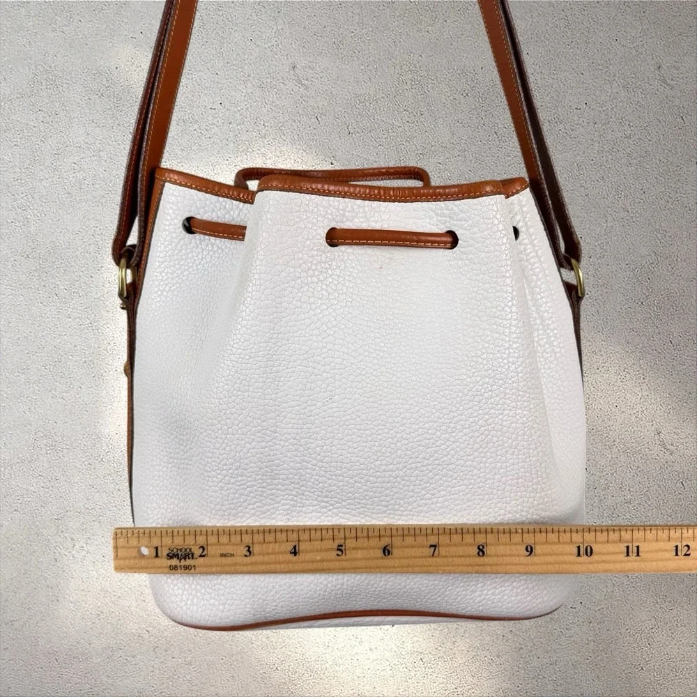 Dooney & Bourke Vintage White Tan Leather Drawstring Bucket Bag AWL Tassel USA